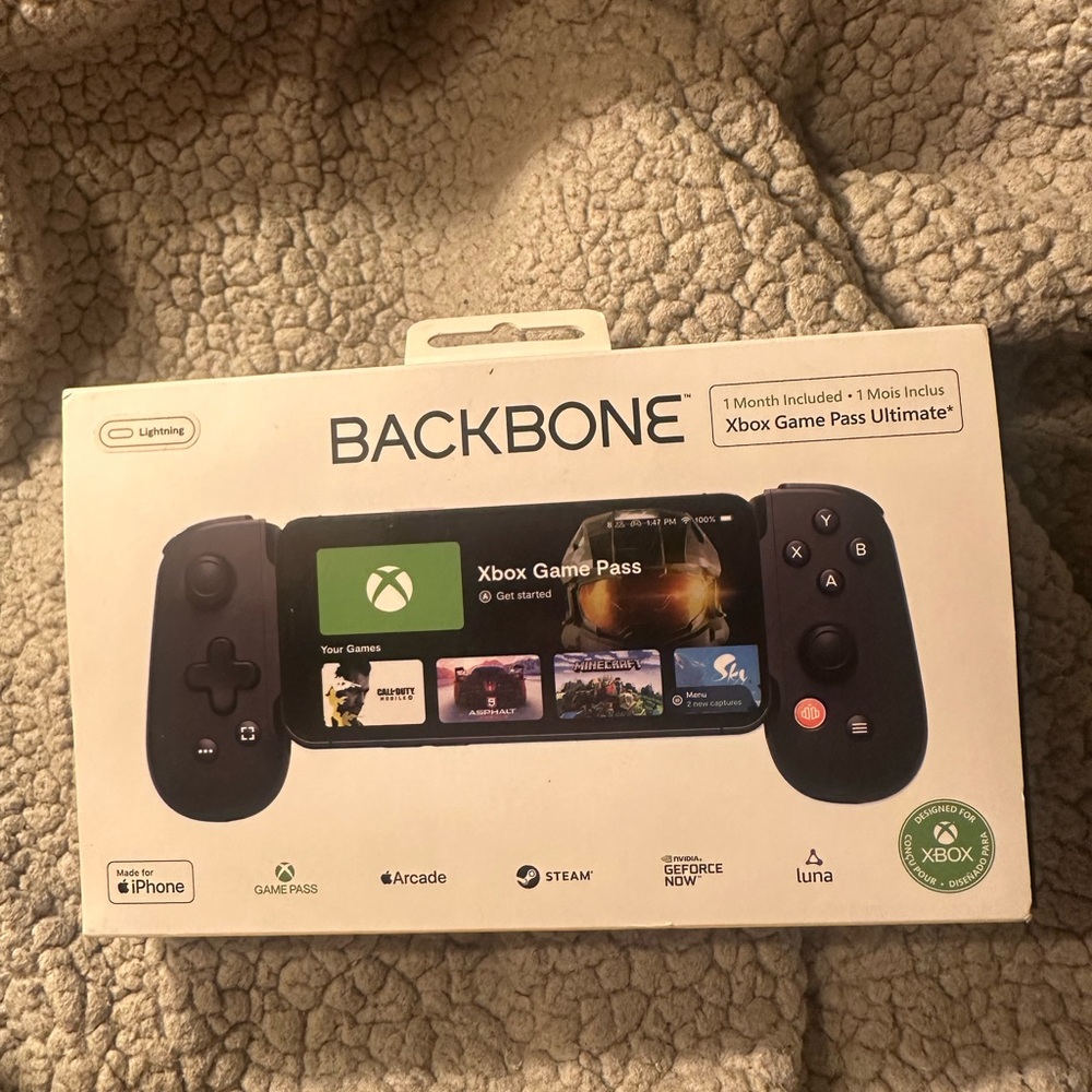 Backbone Black Handheld Console Controller - Picture 3 of 3